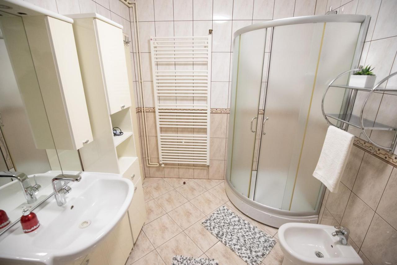 Apartman Excellent - Kuca Za Odmor U Zupanji -Natkriveno Parkirno Mjesto Zupanja Buitenkant foto