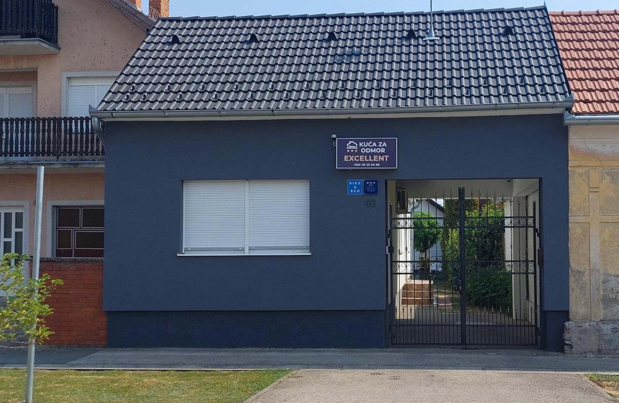 Apartman Excellent - Kuca Za Odmor U Zupanji -Natkriveno Parkirno Mjesto Zupanja Buitenkant foto